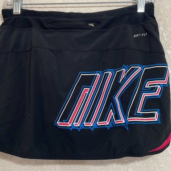 Nike Dri Fit Women’s Skort - Picture 5 of 8
